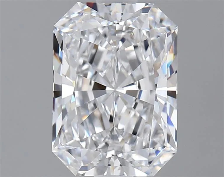 1.65ct Radiant Lab Grown Diamond (Colour D, Clarity VVS2, IGI Certified)