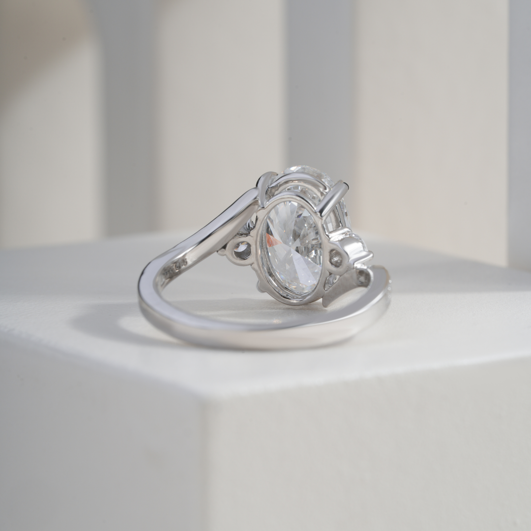 Oval 3.03CT E VVS2 Cheyenne Twisted Ring