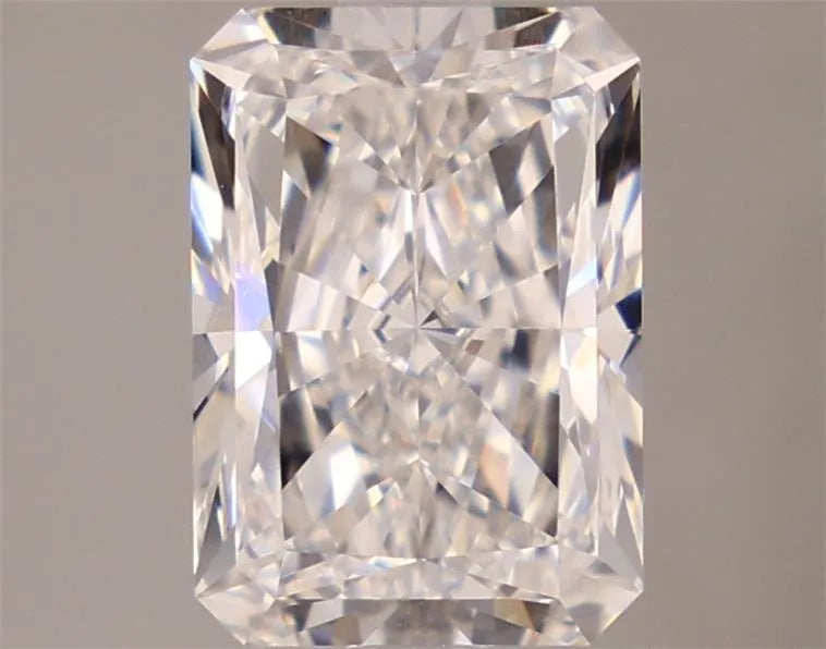2.10ct Radiant Lab Grown Diamond (Colour E, Clarity VVS2, Cut EX, IGI Certified)
