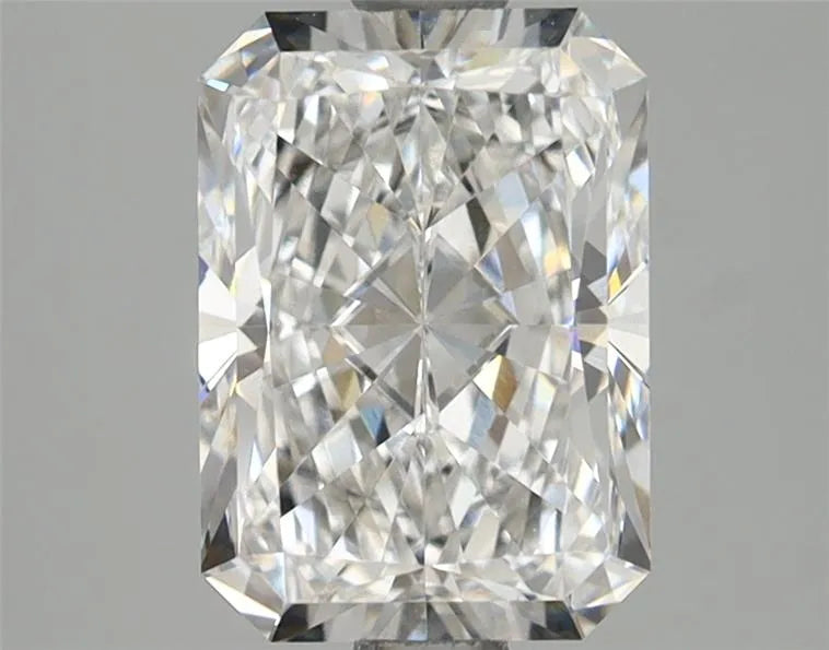 2.19ct Radiant Lab Grown Diamond (Colour E, Clarity VVS2, IGI Certified)
