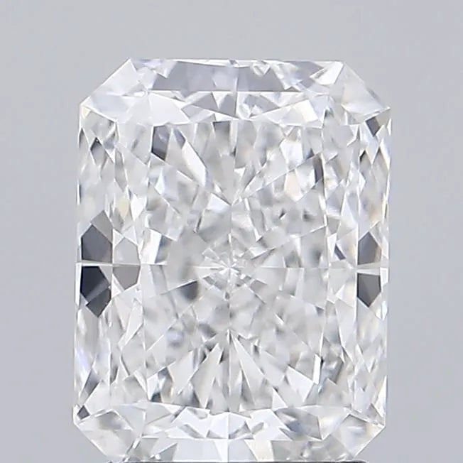 2.26ct Radiant Lab Grown Diamond (Colour E, Clarity VVS2, IGI Certified)