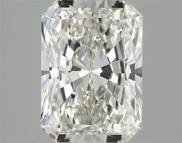 2.46ct Radiant Lab Grown Diamond (Colour G, Clarity VVS2, IGI Certified)