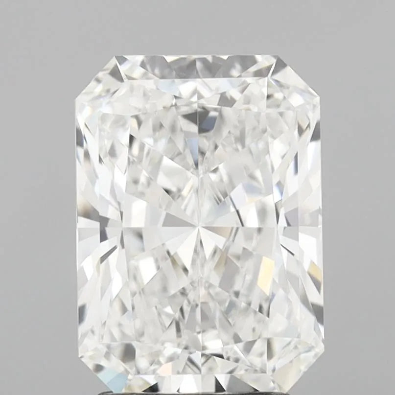 2.51ct Radiant Lab Grown Diamond (Colour E, Clarity VVS2, IGI Certified)