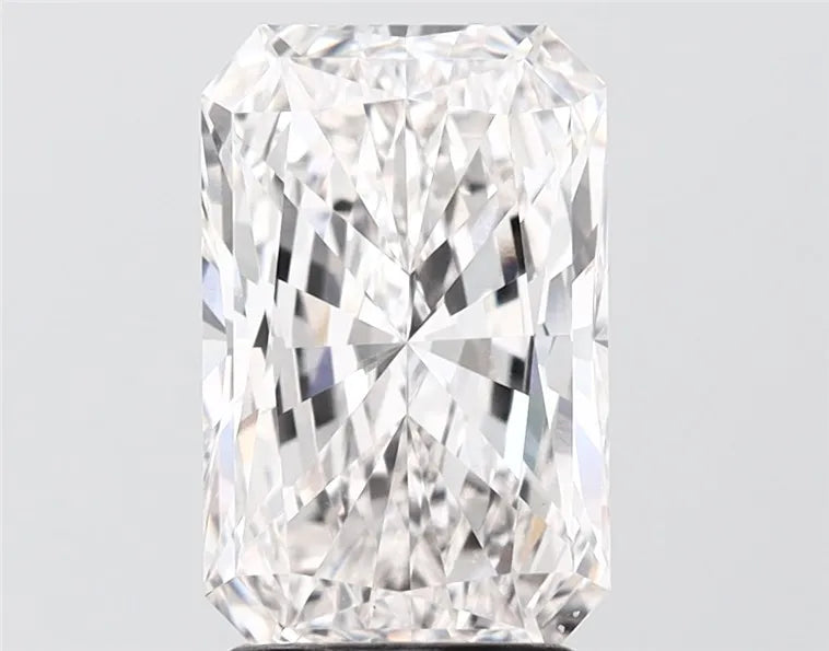 2.51ct Radiant Lab Grown Diamond (Colour G, Clarity VVS2, IGI Certified)