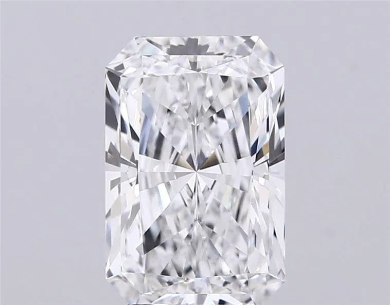 2.86ct Radiant Lab Grown Diamond (Colour D, Clarity VVS2, IGI Certified)