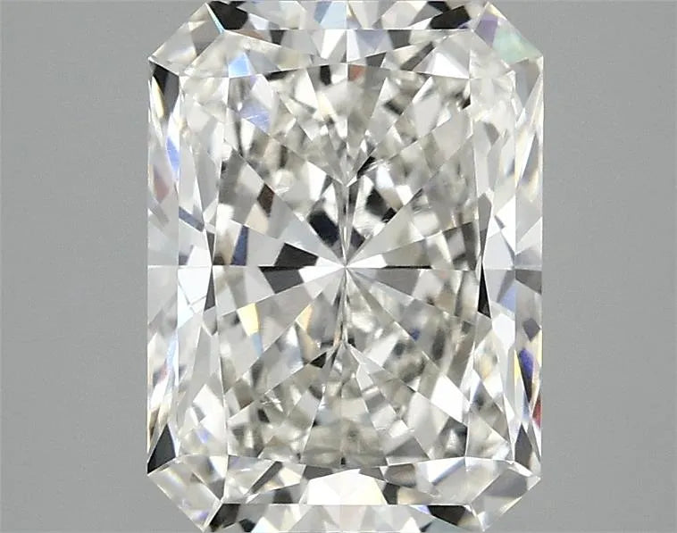 2.97ct Radiant Lab Grown Diamond (Colour G, Clarity VVS2, IGI Certified)