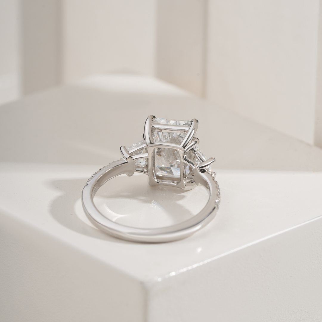 Radiant 3.09CT E VVS2