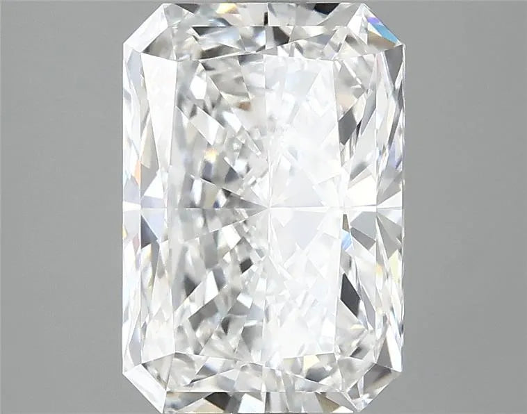 3.02ct Radiant Lab Grown Diamond (Colour E, Clarity VVS2, IGI Certified)