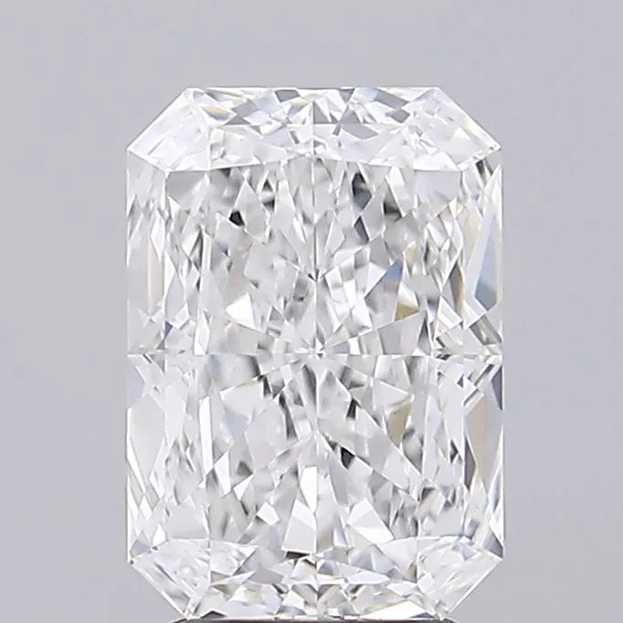 3.02ct Radiant Lab Grown Diamond (Colour F, Clarity VVS1, IGI Certified)