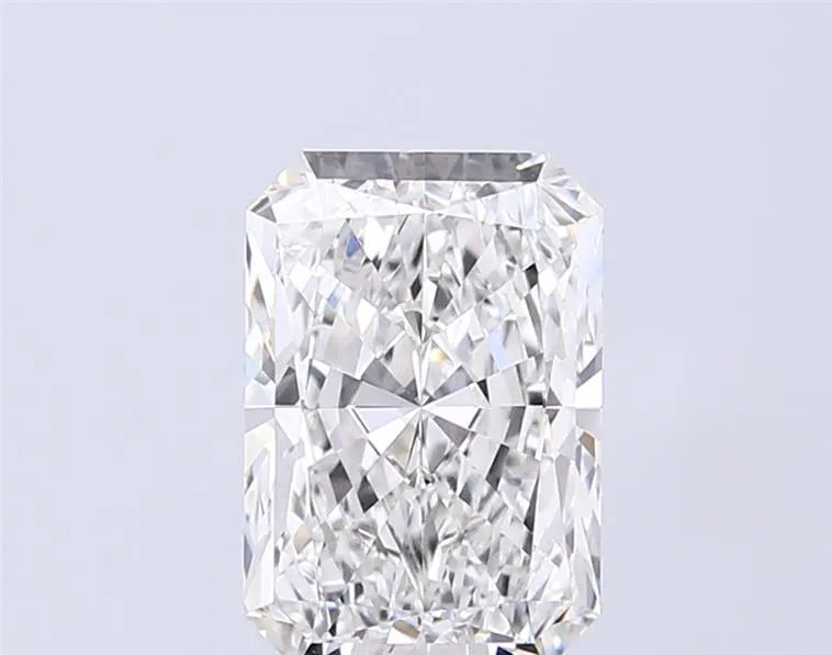 3.02ct Radiant Lab Grown Diamond (Colour G, Clarity VVS2, IGI Certified)