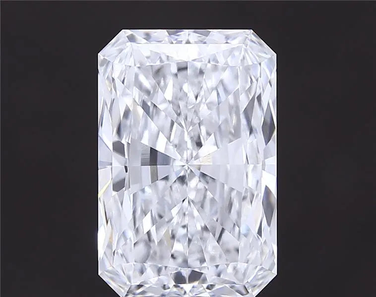 3.03ct Radiant Lab Grown Diamond (Colour E, Clarity VVS2, IGI Certified)