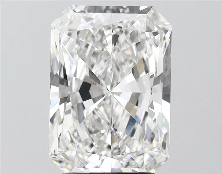 3.03ct Radiant Lab Grown Diamond (Colour E, Clarity VVS2, IGI Certified)