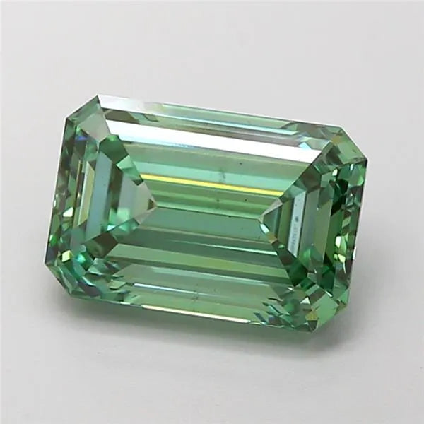 3.08ct Emerald Lab Grown Diamond (Colour Fancy Vivid Green, Clarity VS1, IGI Certified)
