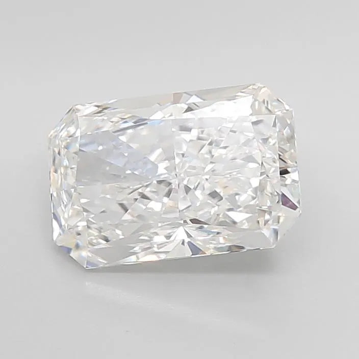 3.53ct Radiant Lab Grown Diamond (Colour E, Clarity VVS1, IGI Certified)