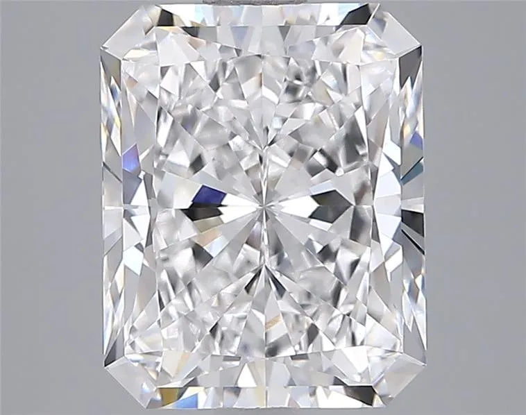 3.70ct Radiant Lab Grown Diamond (Colour D, Clarity VVS1, IGI Certified)