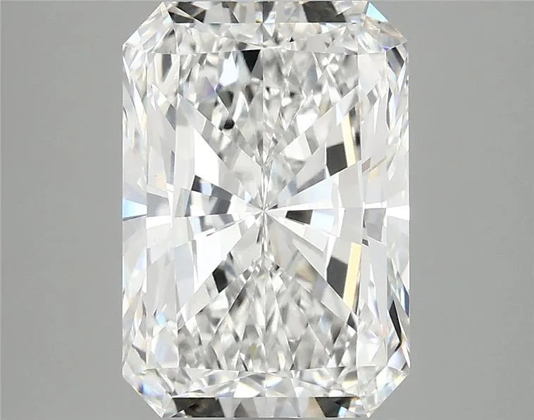 3.70ct Radiant Lab Grown Diamond (Colour E, Clarity VVS2, IGI Certified)