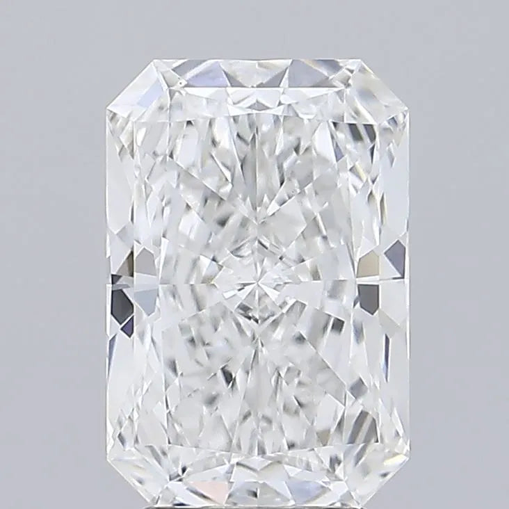 3.72ct Radiant Lab Grown Diamond (Colour E, Clarity VVS2, IGI Certified)