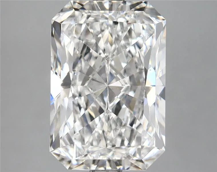 3.73ct Radiant Lab Grown Diamond (Colour E, Clarity VS1, IGI Certified)