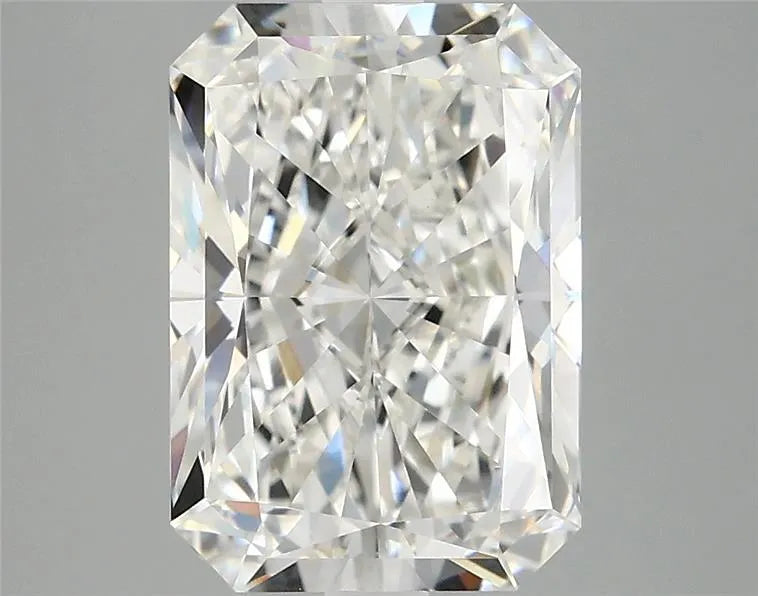 3.90ct Radiant Lab Grown Diamond (Colour E, Clarity VVS2, IGI Certified)