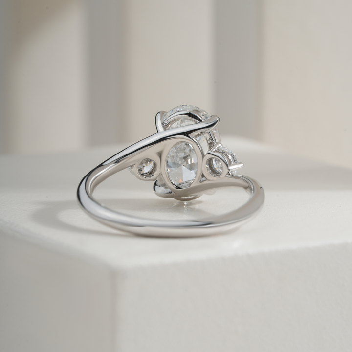 Oval 2.58CT E VVS2 Tiara Bypass Three Stone Ring