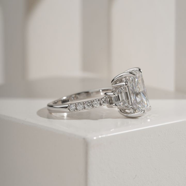 Radiant 3.09CT E VVS2