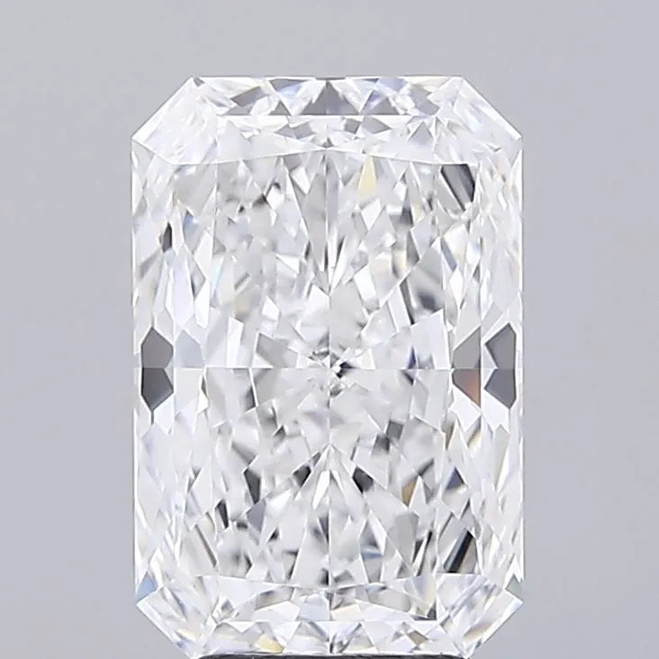 4.03ct Radiant Lab Grown Diamond (Colour E, Clarity VVS1, IGI Certified)