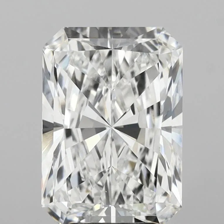 4.04ct Radiant Lab Grown Diamond (Colour E, Clarity VVS2, IGI Certified)