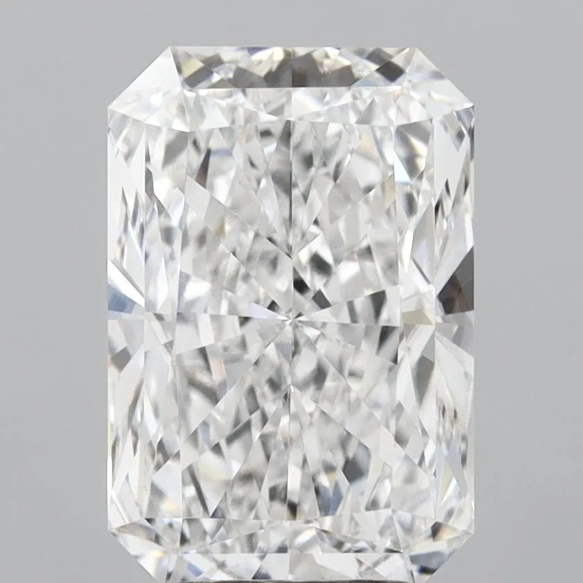 4.05ct Radiant Lab Grown Diamond (Colour E, Clarity VVS2, IGI Certified)
