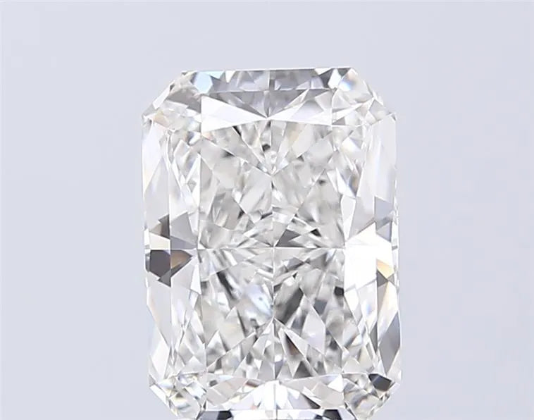 4.05ct Radiant Lab Grown Diamond (Colour E, Clarity VVS2, IGI Certified)