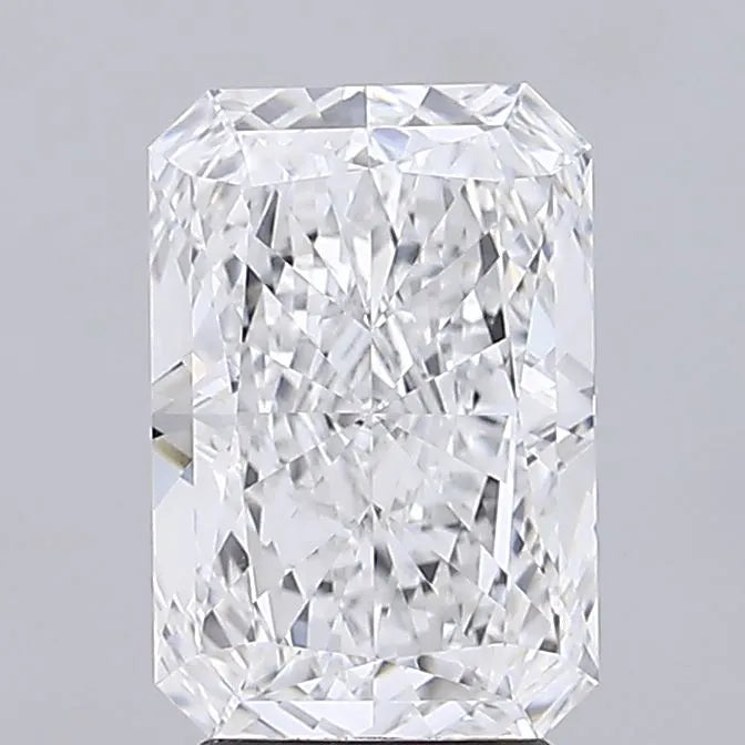 4.06ct Radiant Lab Grown Diamond (Colour E, Clarity VVS1, IGI Certified)