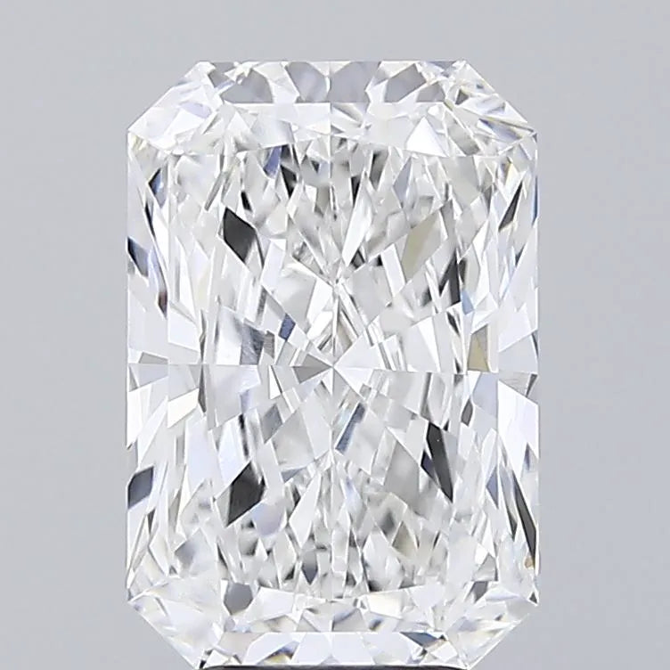 4.08ct Radiant Lab Grown Diamond (Colour E, Clarity VVS2, IGI Certified)
