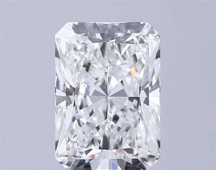 4.08ct Radiant Lab Grown Diamond (Colour E, Clarity VVS2, IGI Certified)