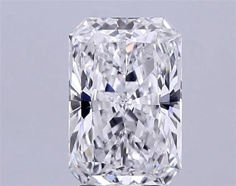 4.09ct Radiant Lab Grown Diamond (Colour E, Clarity VVS1, IGI Certified)