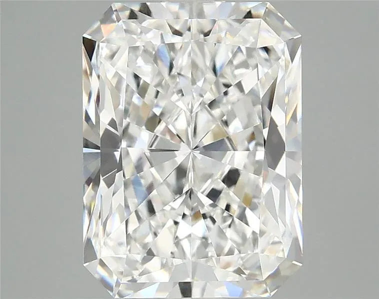 4.16ct Radiant Lab Grown Diamond (Colour E, Clarity VVS2, IGI Certified)