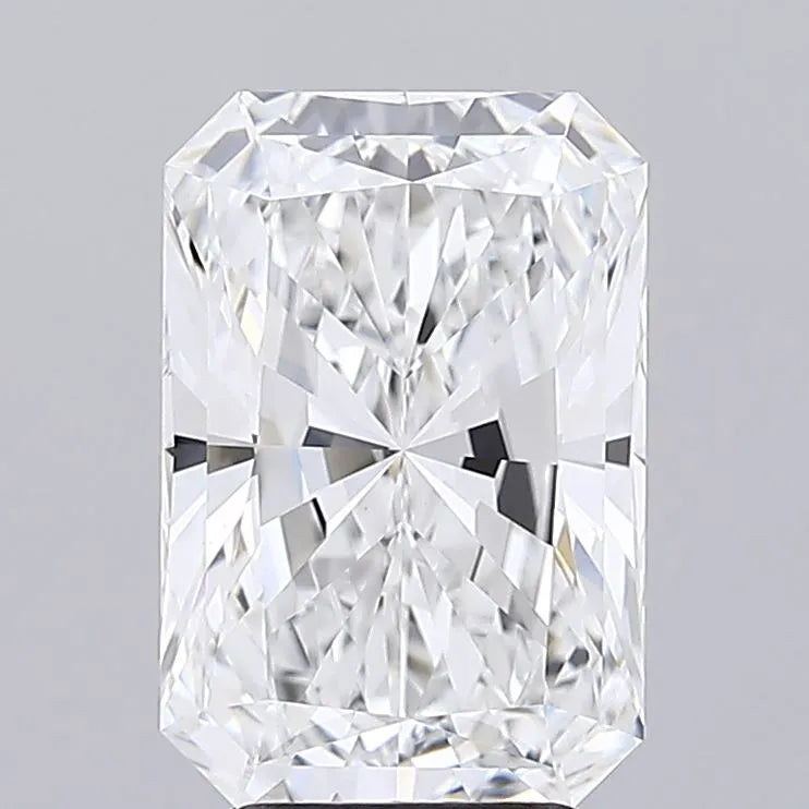 4.20ct Radiant Lab Grown Diamond (Colour E, Clarity VVS2, IGI Certified)