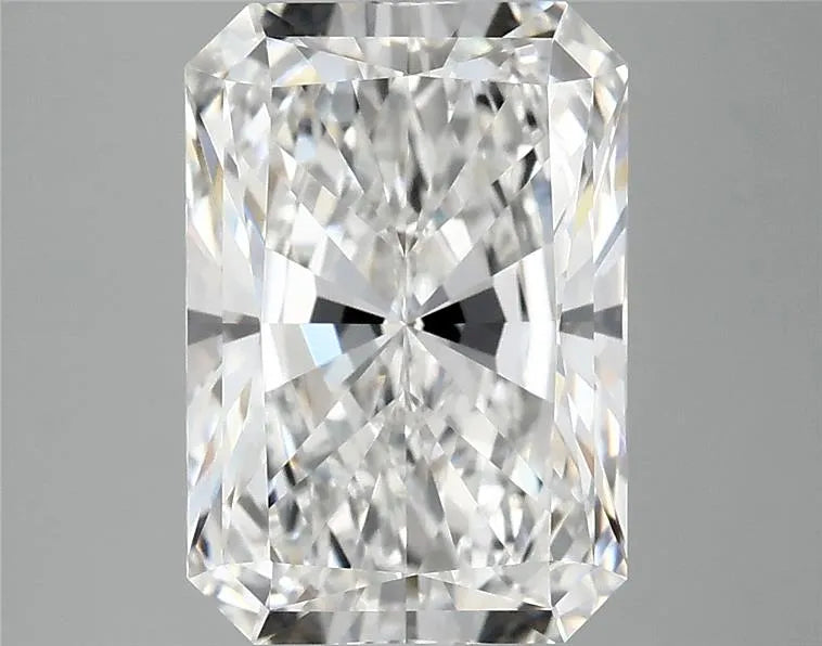 4.27ct Radiant Lab Grown Diamond (Colour E, Clarity VVS2, IGI Certified)