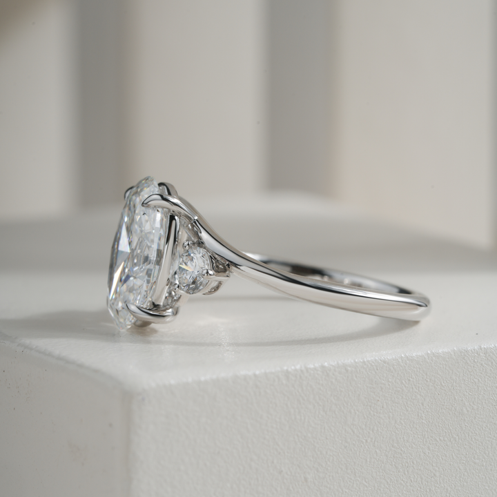 Oval 2.58CT E VVS2 Tiara Bypass Three Stone Ring