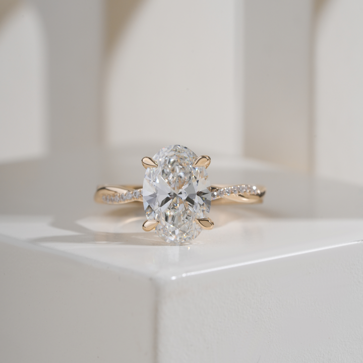 Oval 2.52CT E VVS2 Yvette Scalloped twisted Pavé Ring