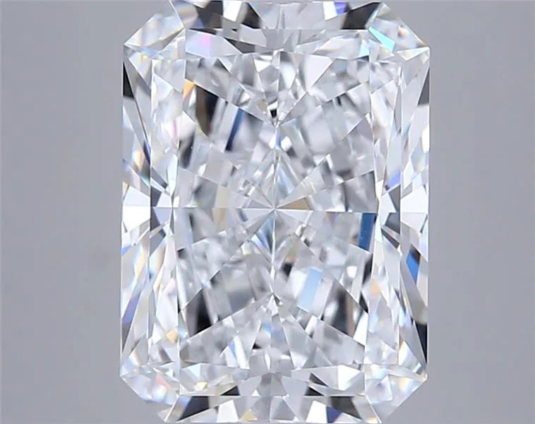 5.05ct Radiant Lab Grown Diamond (Colour E, Clarity VVS1, IGI Certified)