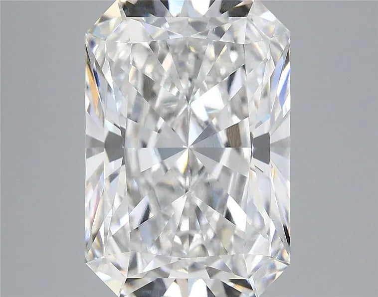 5.58ct Radiant Lab Grown Diamond (Colour E, Clarity VVS1, IGI Certified)