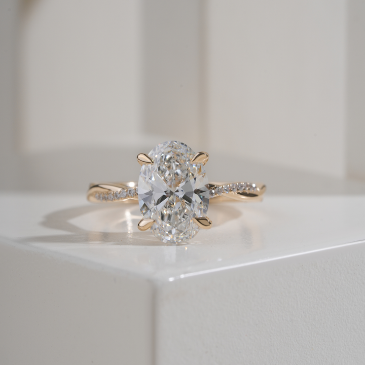 Oval 2.52CT E VVS2 Yvette Scalloped twisted Pavé Ring