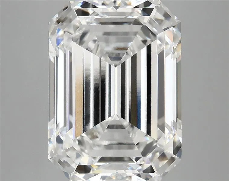 7.13ct Emerald Lab Grown Diamond (Colour E, Clarity VVS2, IGI Certified)
