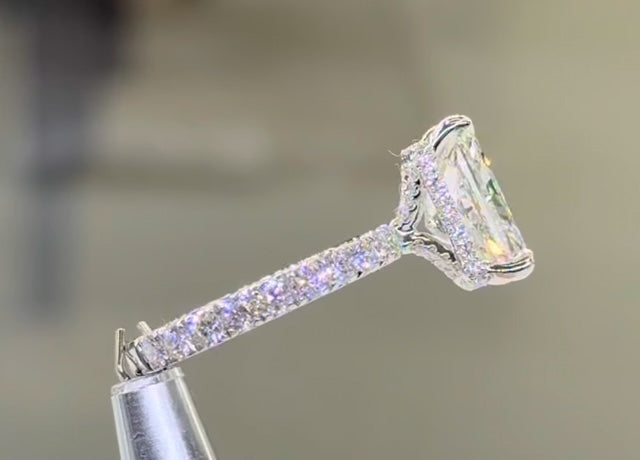 CUSTOM 4CT E VVS2 LAB DIAMOND Ring in 18 k white gold