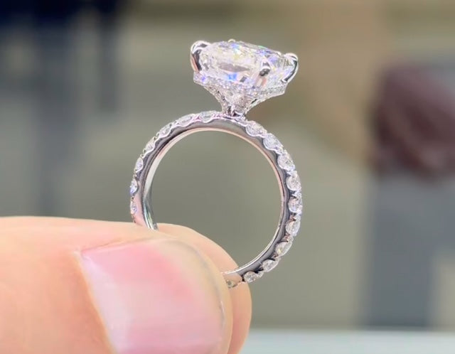 CUSTOM 4CT E VVS2 LAB DIAMOND Ring in 18 k white gold