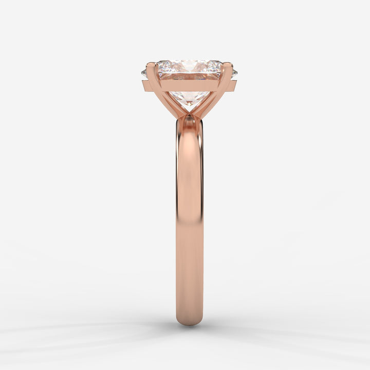 Solitaire Oval Ring in Rose Gold