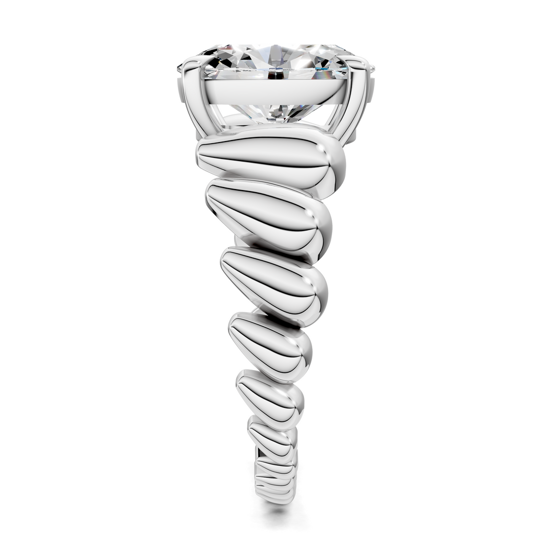 Kassandra Croissant Ring
