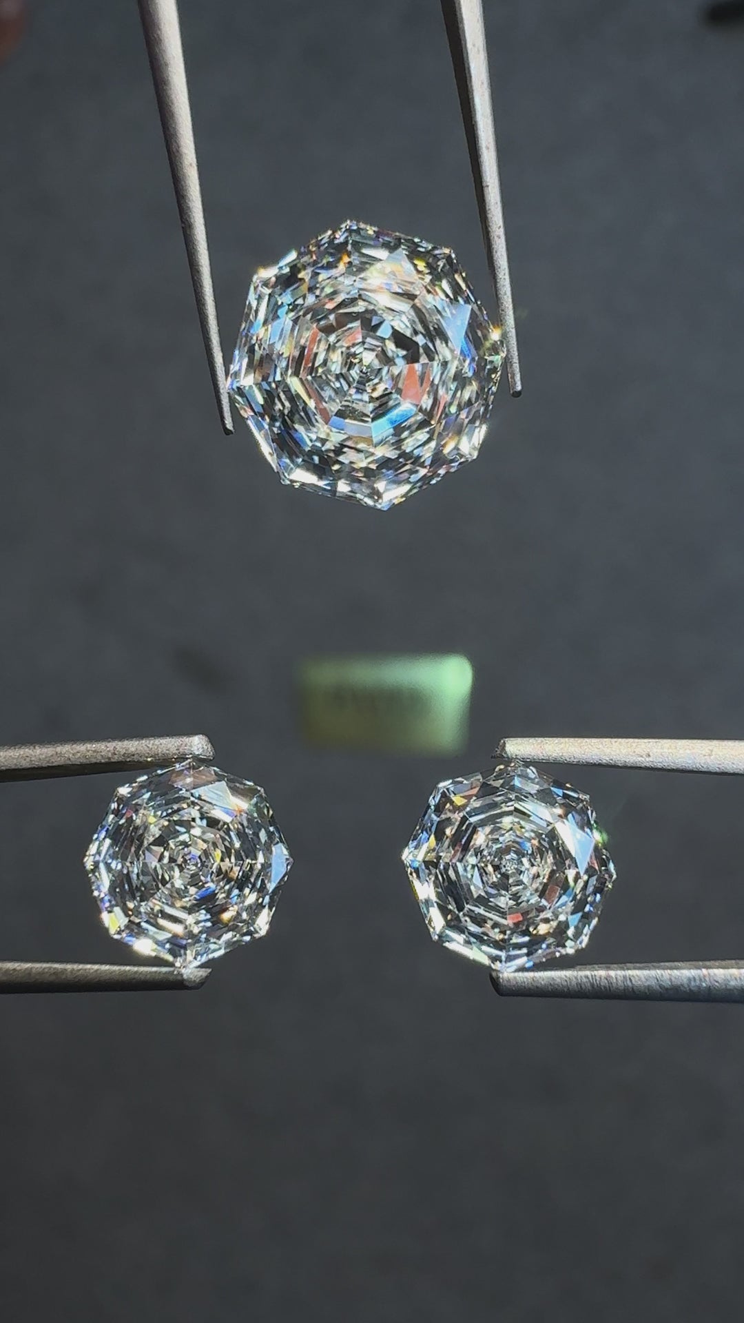 Peony Cut Tab Prongs Stud Earrings